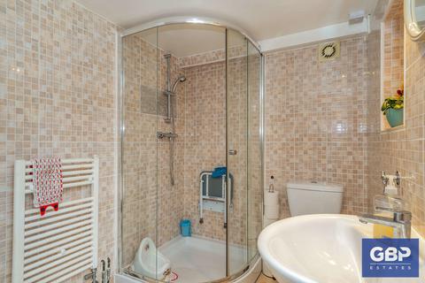 1 Woodlands Avenue, Romford, RM6 6EA