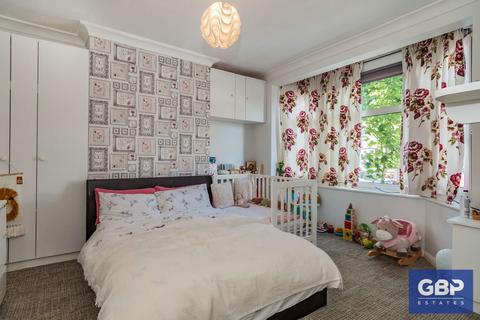 1 Woodlands Avenue, Romford, RM6 6EA