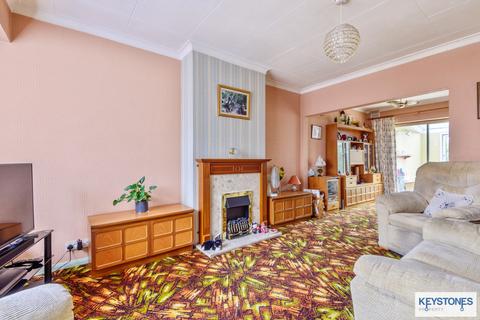 6 Chaseside Close, Romford, RM1 4LZ