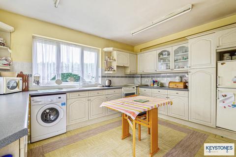 6 Chaseside Close, Romford, RM1 4LZ