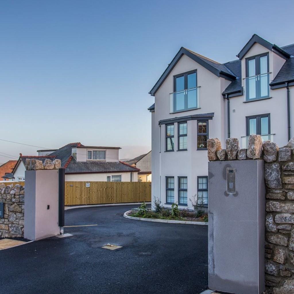 Beach Road, Benllech 1 bed apartment £950 pcm (£219 pw)