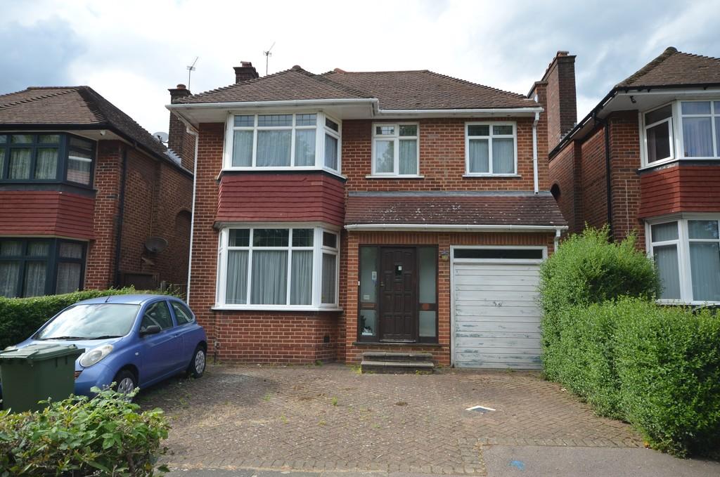 Crowshott Avenue, Stanmore 3 bed detached house £799,950