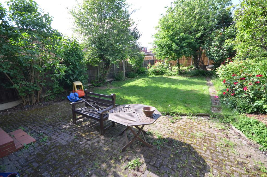 Crowshott Avenue, Stanmore 3 bed detached house £799,950