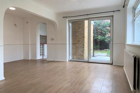 4 bedroom end of terrace house to rent - Sutton Gardens, Croydon