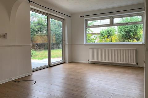 4 bedroom end of terrace house to rent - Sutton Gardens, Croydon