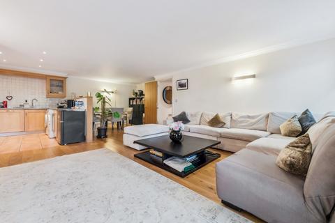 Chiswick High Road, London