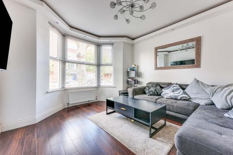 9 Balmoral Road, Westcliff-on-sea, SS0 7DG