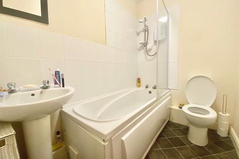 4 Corporation Road, Grimsby, DN31 1UF