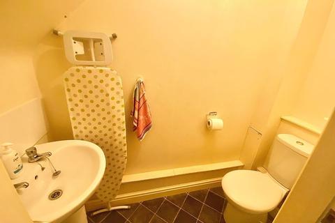 4 Corporation Road, Grimsby, DN31 1UF