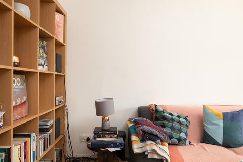 1 bedroom apartment for sale - Heathedge, London