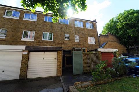 4 bedroom house to rent - Jerome Crescent, London