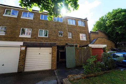 4 bedroom house to rent, Jerome Crescent, London