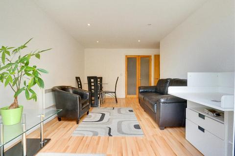 2 bedroom flat to rent - Kirkland House, St David's Square, Isle of Dog, Canary Wharf, london, E14 3WQ
