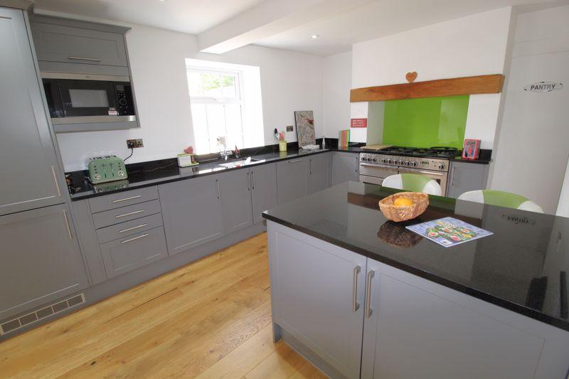Palm Hill, Oxton 4 bed semidetached house £465,000