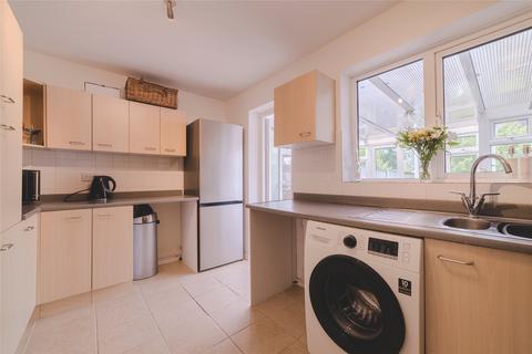 3 bedroom terraced house to rent, Magdalene Road, Owlsmoor, Sandhurst, Berkshire, GU47