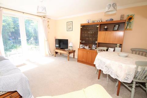 2 bedroom end of terrace house for sale - Hawkinge, Folkestone