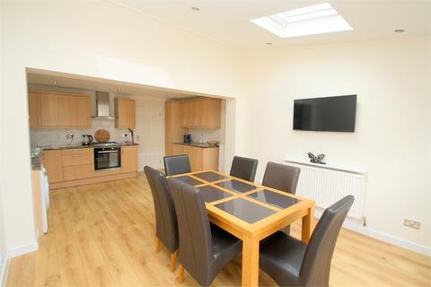 5 Scots Close, Staines-upon-thames, TW19 7RY