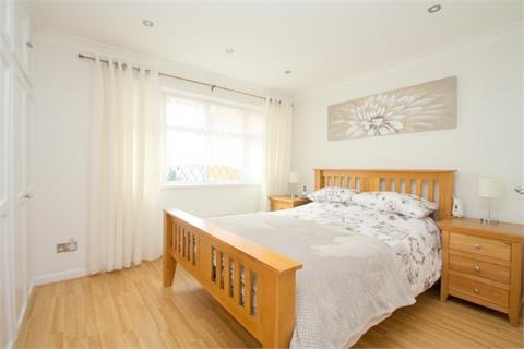 5 Scots Close, Staines-upon-thames, TW19 7RY