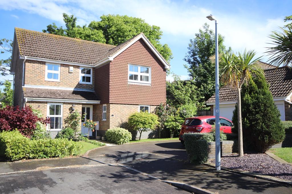Gainsborough Road, BexhillonSea, TN40 4 bed detached house for sale