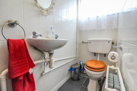 1 Don Close, Tilehurst, Reading, RG30 4YL
