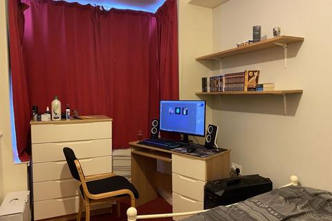 4 bedroom terraced house for sale, Boughey Road, Stoke-On-Trent