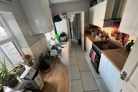 4 bedroom terraced house for sale, Boughey Road, Stoke-On-Trent