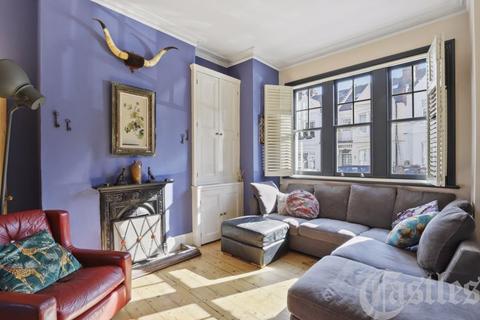 116 Rathcoole Gardens, London, N8 9PG