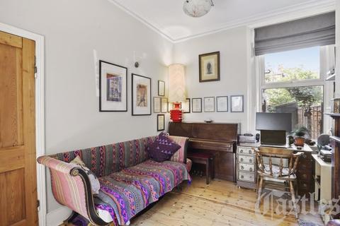 116 Rathcoole Gardens, London, N8 9PG