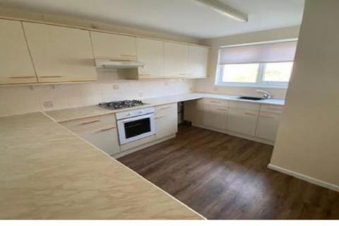 3 bedroom flat to rent, 9 Aveling Court, North Street, Rochester