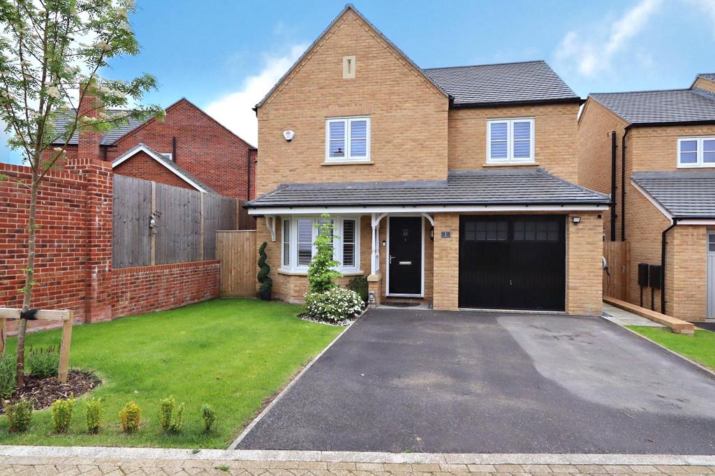 Dunstanburgh Close, Tattenhoe Park... 4 bed detached house £550,000