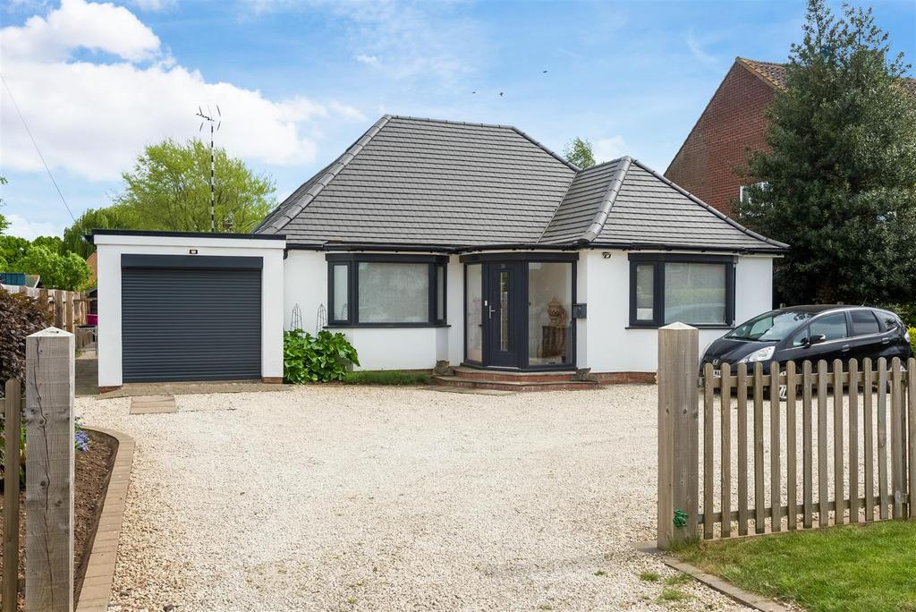 Newbold Road, Wellesbourne 3 bed detached bungalow £450,000