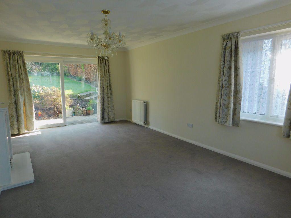 Fern Road, St. Leonards On Sea 2 bed bungalow £1,200 pcm (£277 pw)