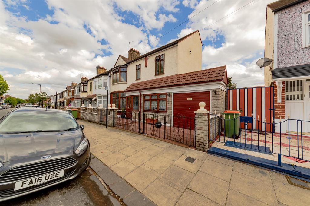 220 Central Park Road    E6 3 DL (202).jpg