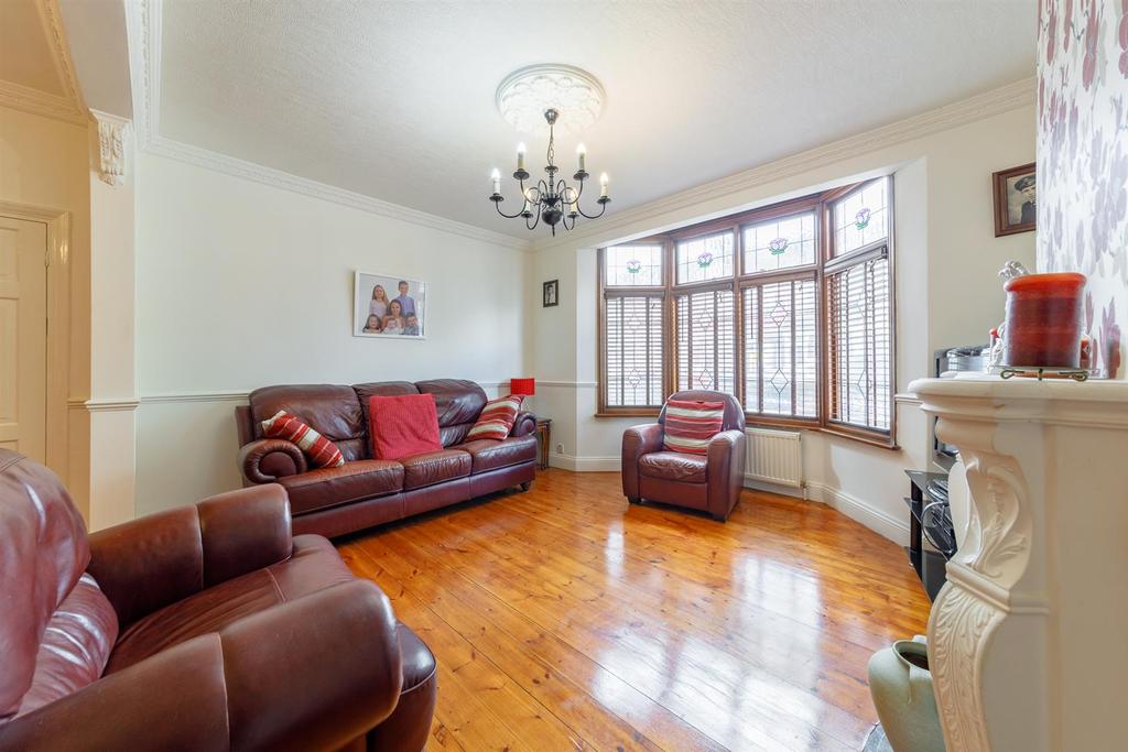 220 Central Park Road    E6 3 DL (116).jpg