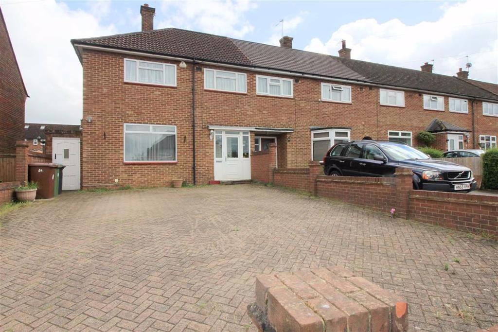 Cleveland Crescent, Borehamwood, Herts 3 bed end of terrace house £