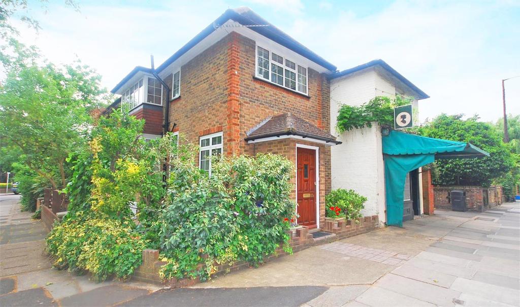 Richmond Road, St Margarets Village 2 bed semidetached house £649,950