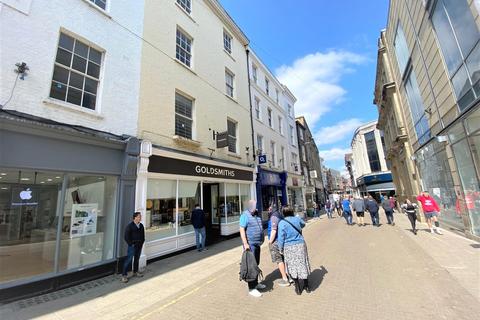Retail property (high street) to rent - Spurriergate, York