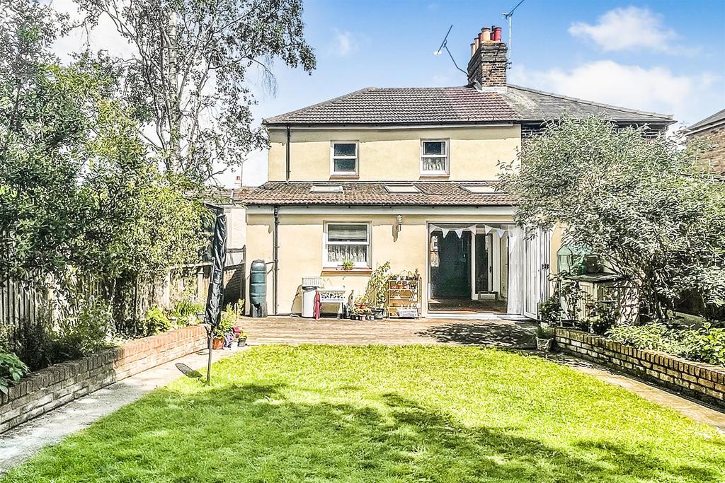 Tower Hill, Brentwood 3 bed semidetached house £600,000