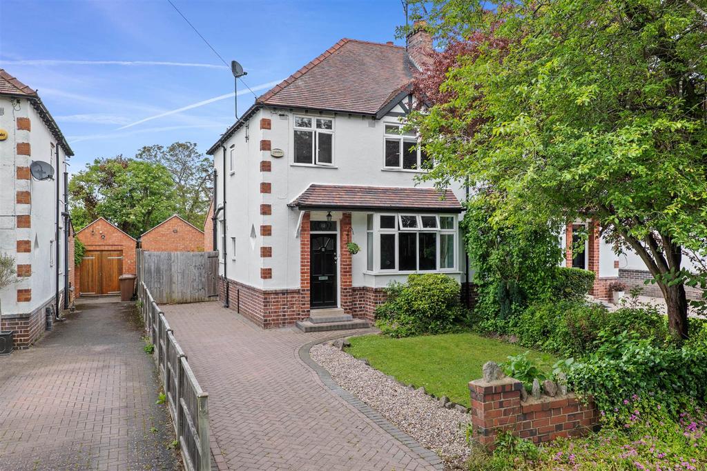 Norton Close, Worcester 3 bed semidetached house £400,000