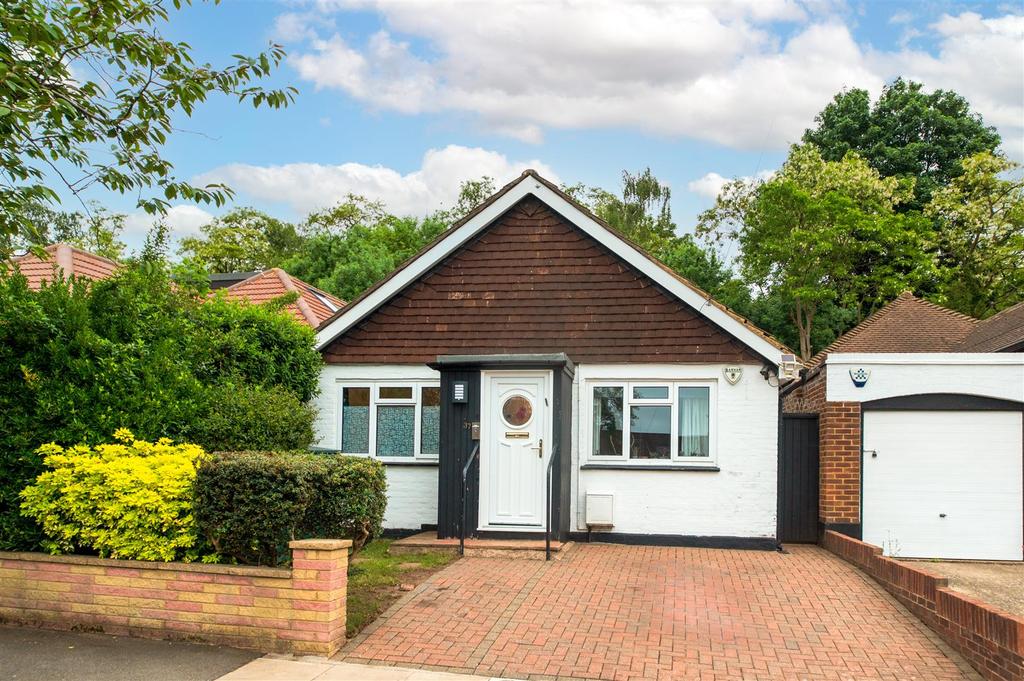 Abercorn Road, Mill Hill 3 bed detached house for sale £675,000