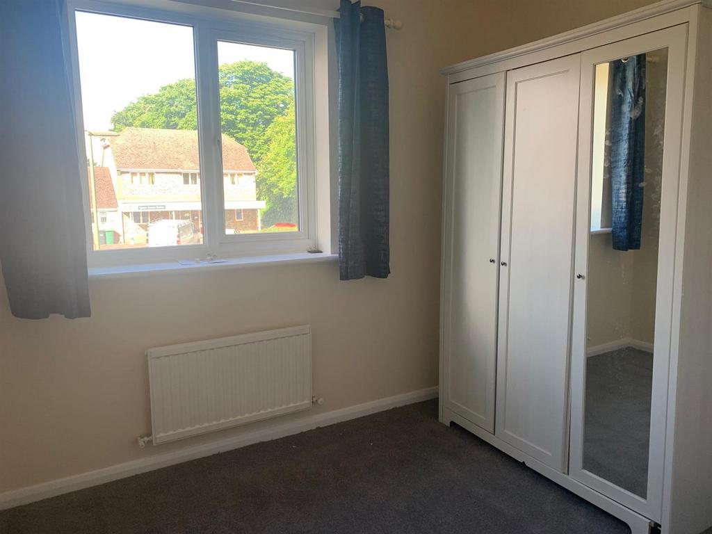 Bunbury Way, Epsom 2 bed house to rent £1,850 pcm (£427 pw)