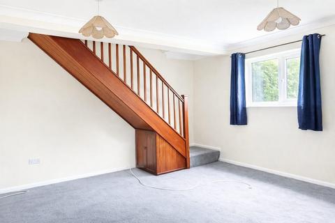 2 bedroom house to rent, Bunbury Way, Epsom