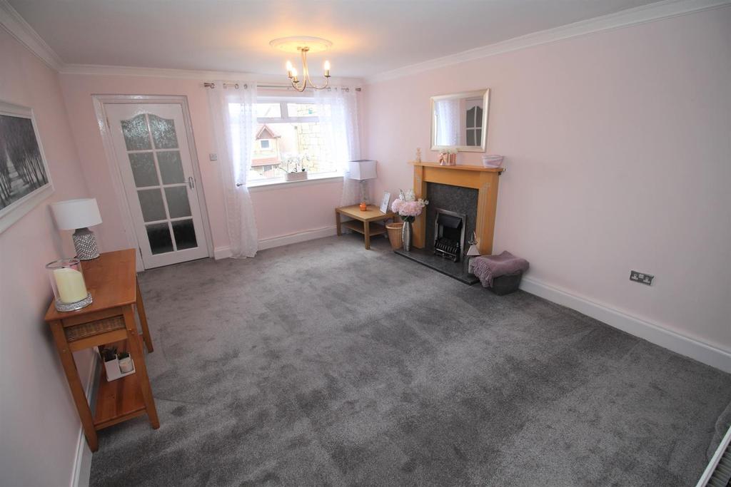 Luss Avenue, Greenock 2 bed terraced house £103,000