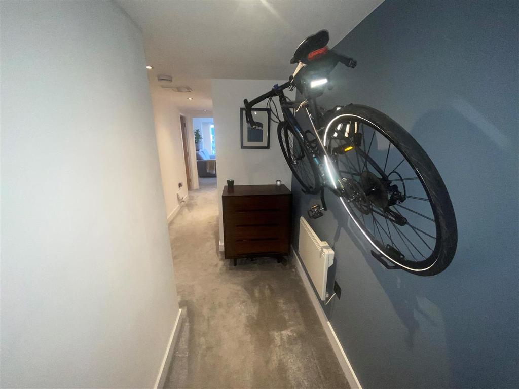 Hallway.jpg