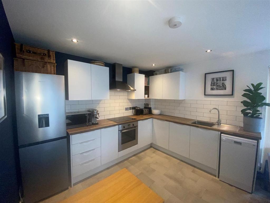 Kitchen 1.jpg