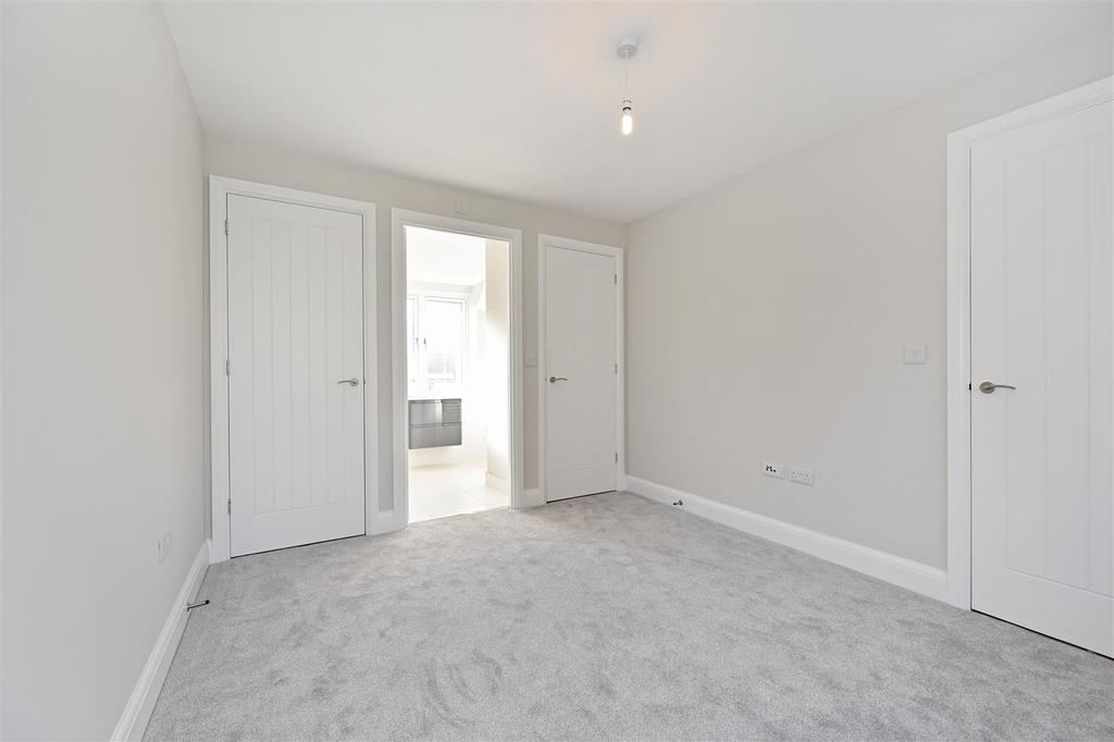 Bedroom 1 .jpg