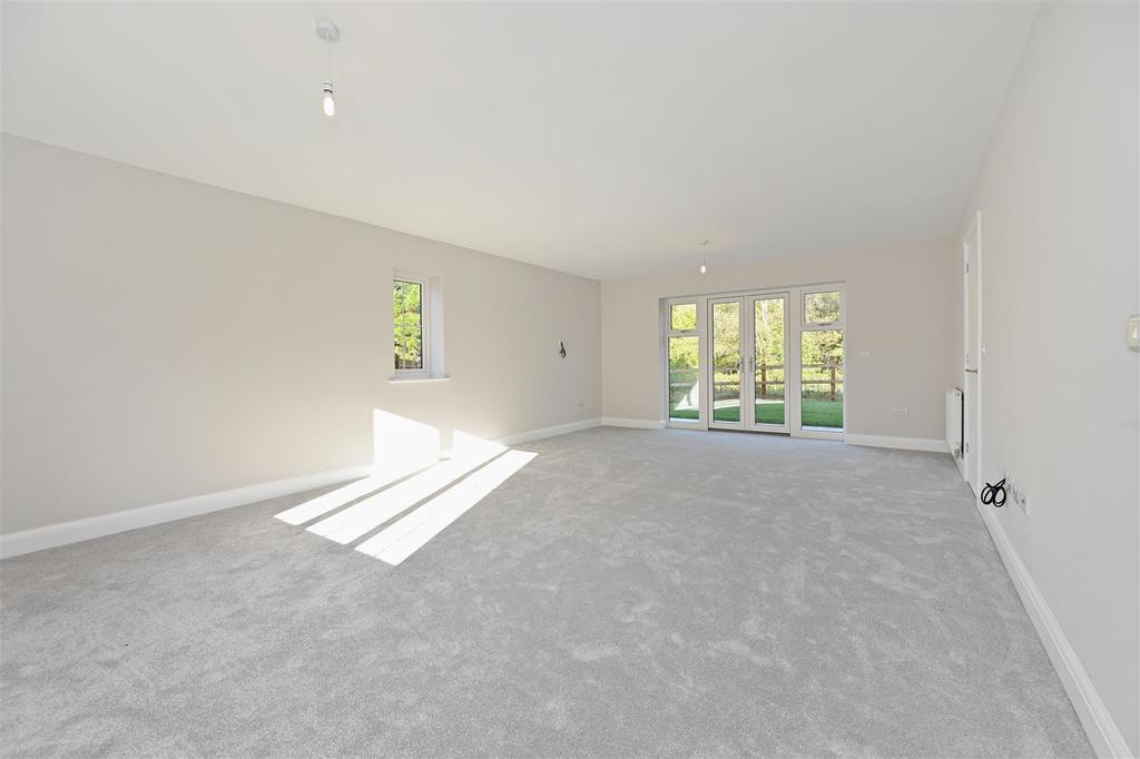 Lounge Dining Room.jpg