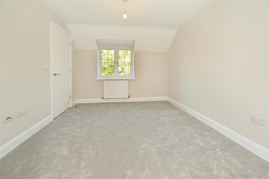 Bedroom 1.jpg