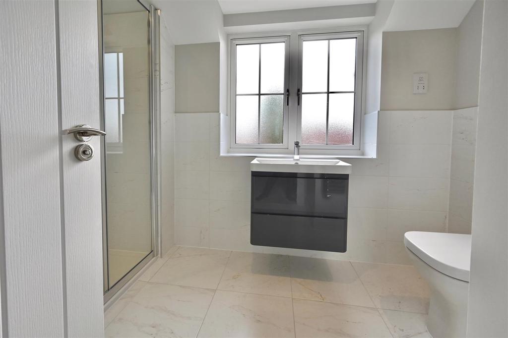 En-suite shower room .jpg