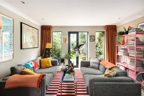 6 Sutton Square, London, E9 6EQ